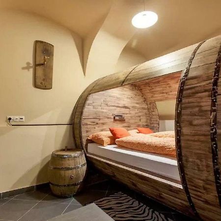 リュブリャナBeer & Wine Cellarアパートメント エクステリア 写真